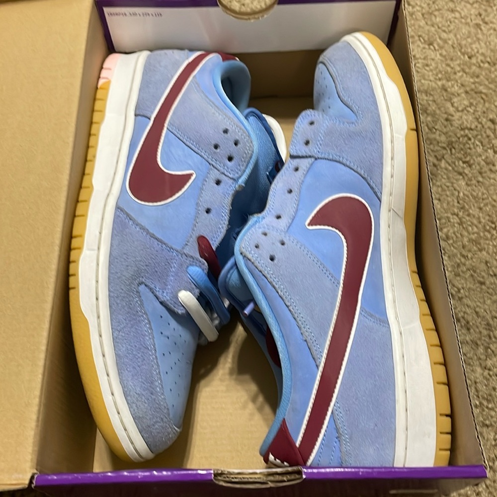 Size 12 SB Dunk Phillies!